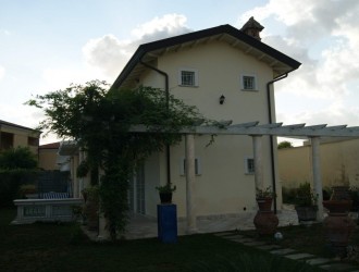 Bifamiliare in vendita a Pietrasanta