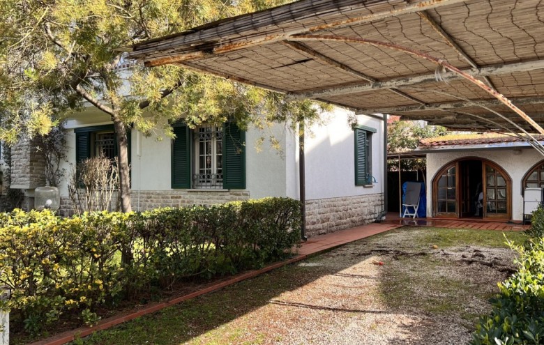 Villa singola in vendita a Camaiore