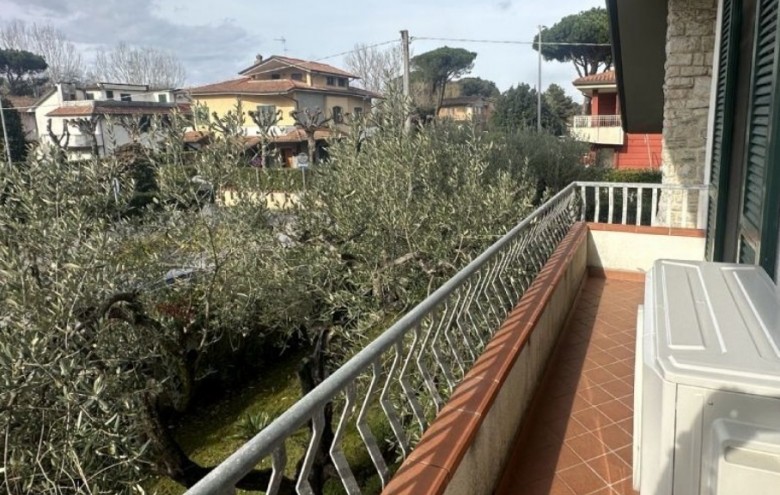 Villa singola in vendita a Camaiore