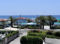 73000000-villa-trifamiliare-con-terrazza-solarium-a-100-metri-dalla-spiaggia-vi