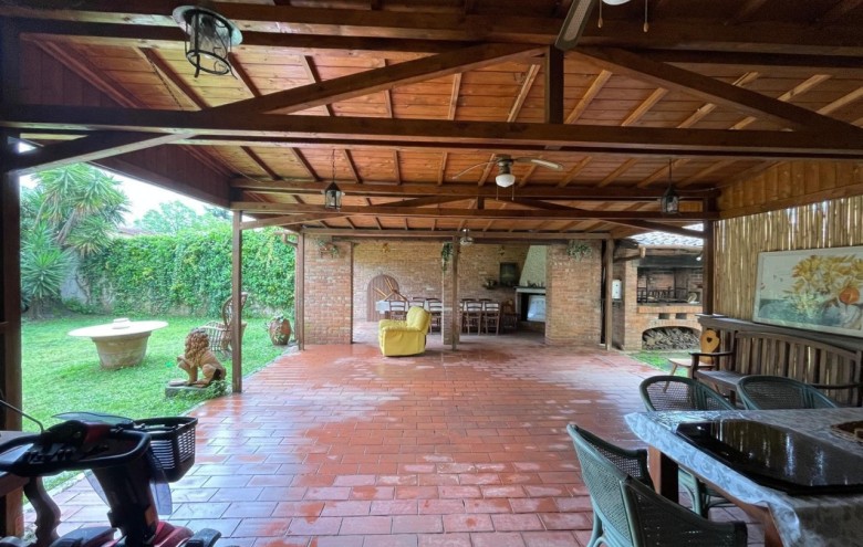 Bifamiliare in vendita a Camaiore