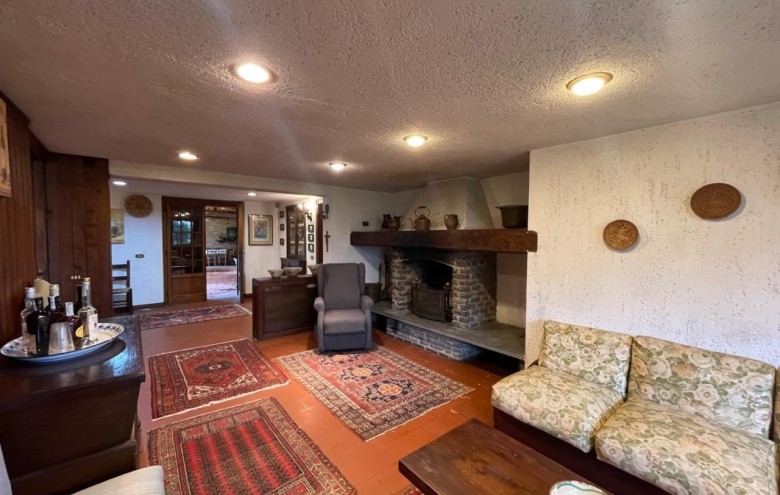 Bifamiliare in vendita a Camaiore