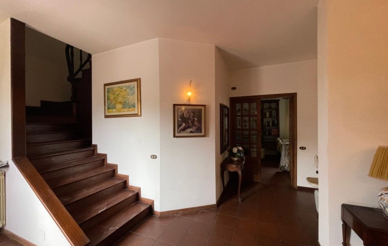 Bifamiliare in vendita a Camaiore