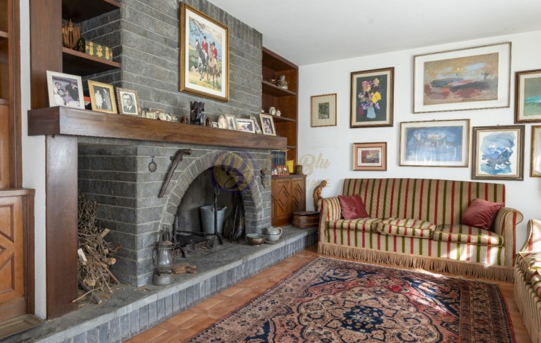 Bifamiliare in vendita a Camaiore