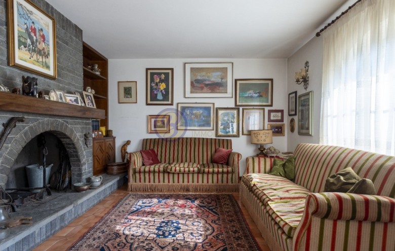 Bifamiliare in vendita a Camaiore