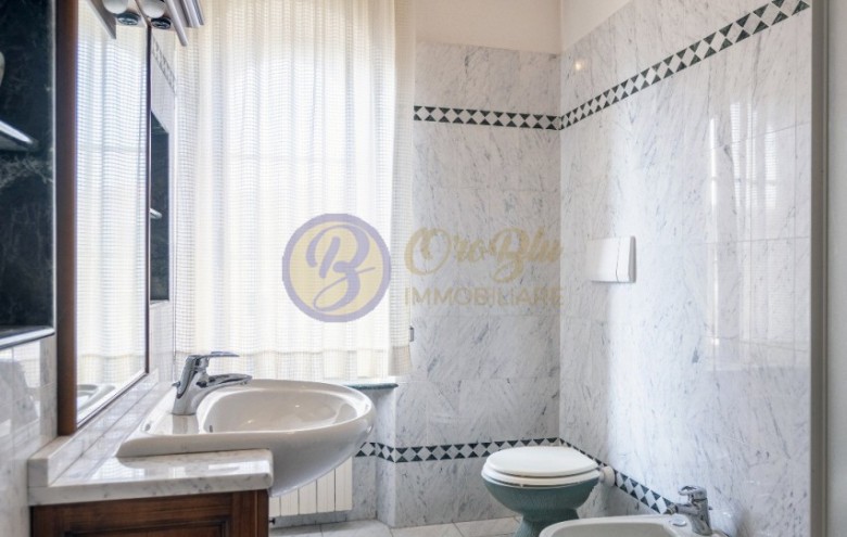 Bifamiliare in vendita a Camaiore