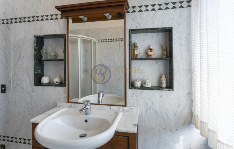 Bifamiliare in vendita a Camaiore