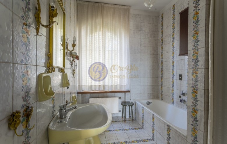 Bifamiliare in vendita a Camaiore