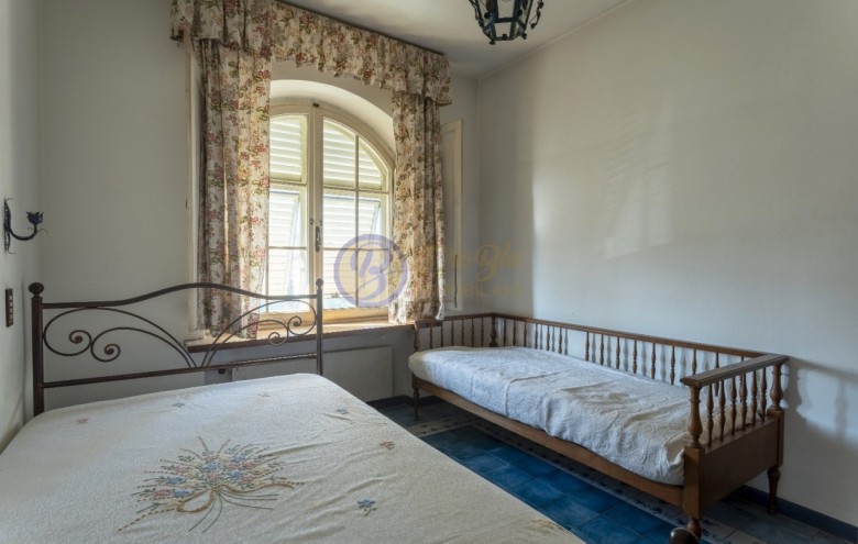 Bifamiliare in vendita a Camaiore