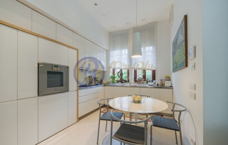 Villa singola in vendita a Camaiore