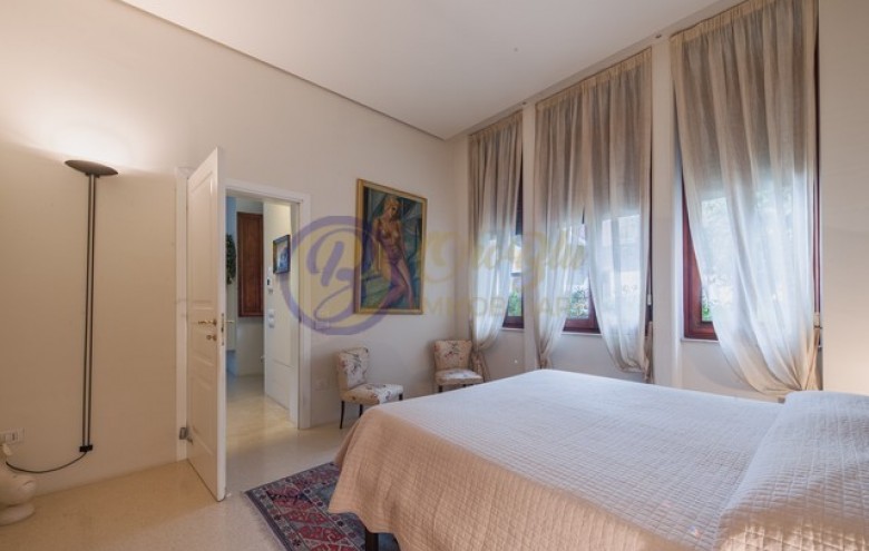 Villa singola in vendita a Camaiore