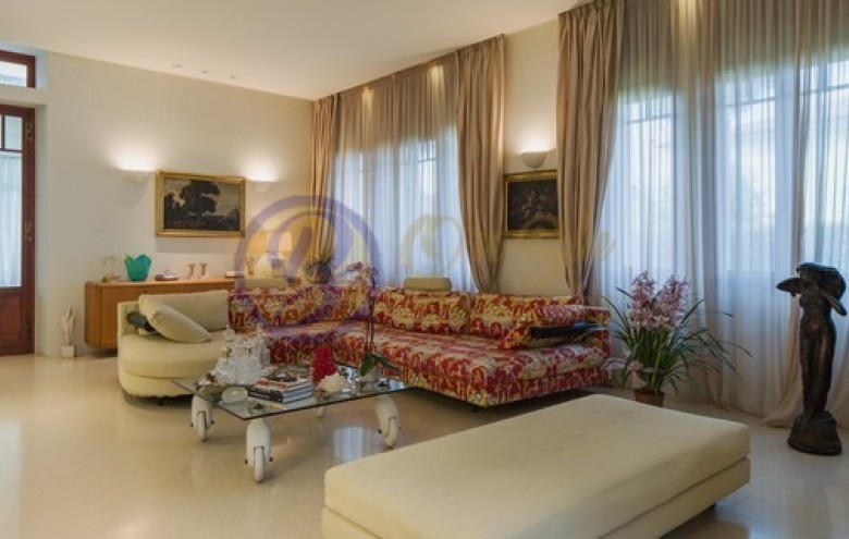 Villa singola in vendita a Camaiore