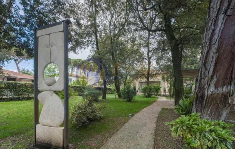 Villa singola in vendita a Camaiore