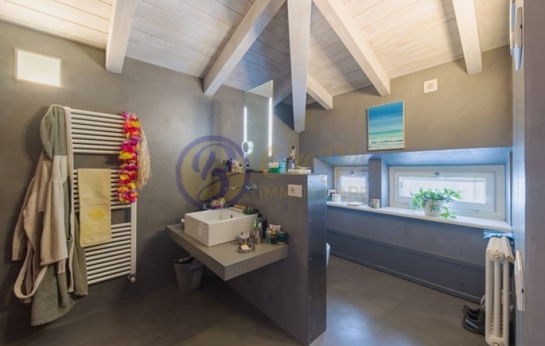 Villa singola in vendita a Camaiore