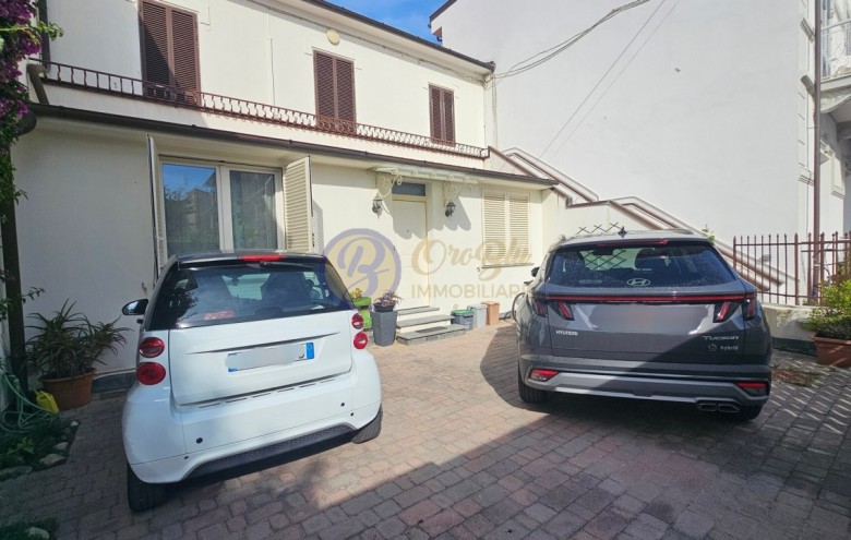 Villetta a schiera in vendita a Camaiore