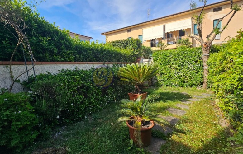 Villetta a schiera in vendita a Camaiore