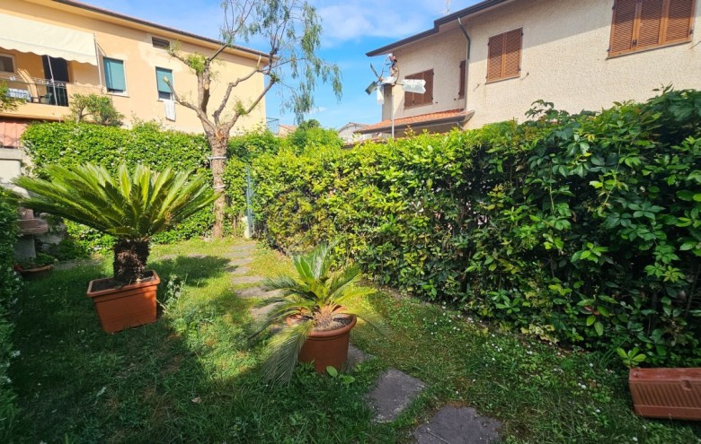 Villetta a schiera in vendita a Camaiore