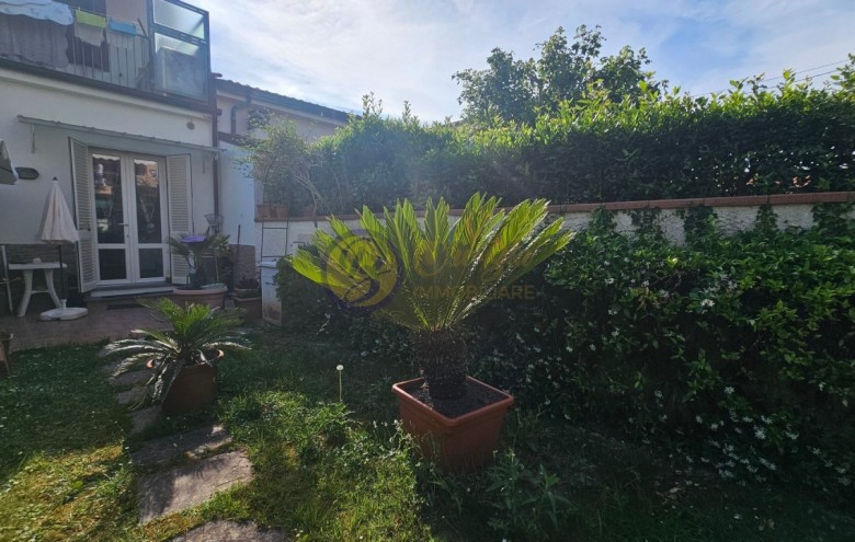 Villetta a schiera in vendita a Camaiore