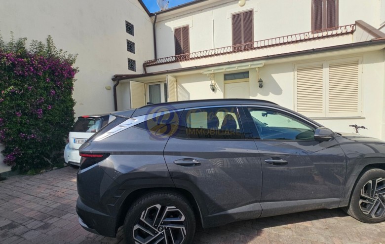 Villetta a schiera in vendita a Camaiore