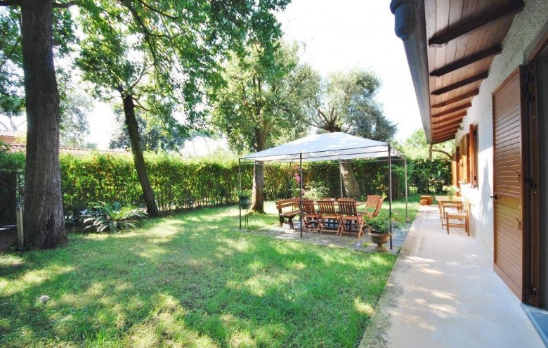 Villa singola in affitto a Pietrasanta