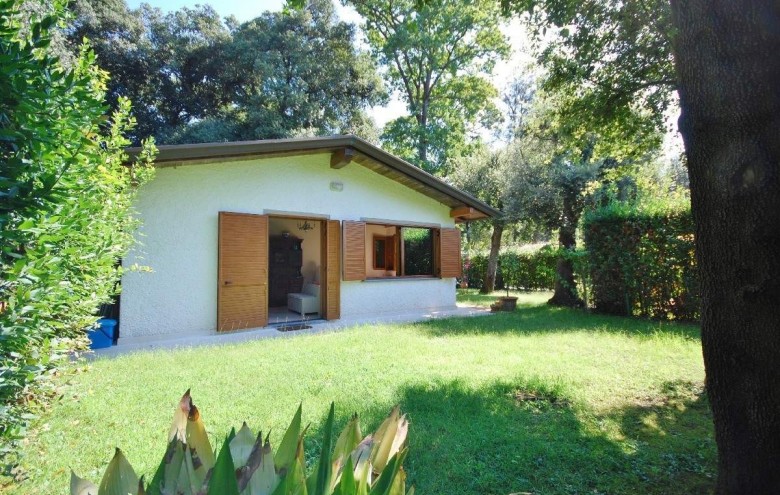 Villa singola in affitto a Pietrasanta