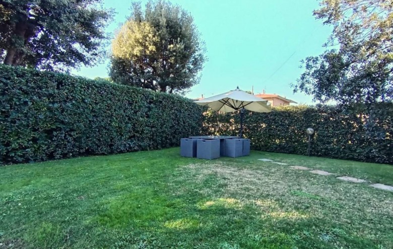 Villa singola in affitto a Pietrasanta