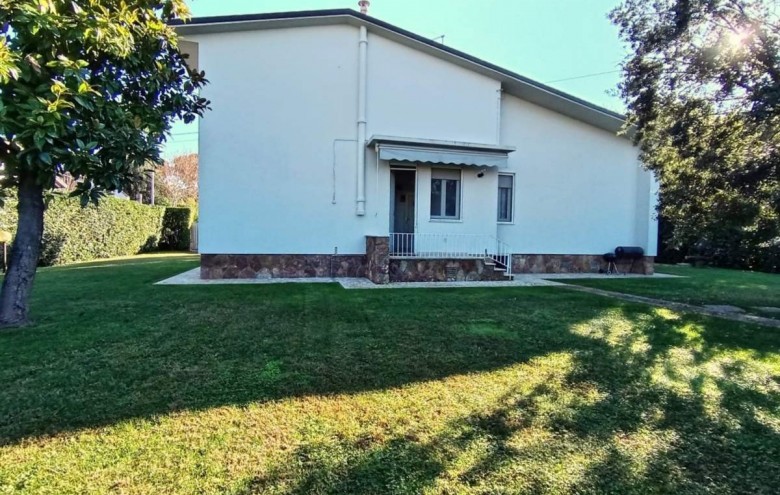Villa singola in affitto a Pietrasanta