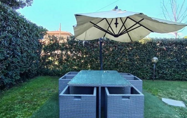 Villa singola in affitto a Pietrasanta