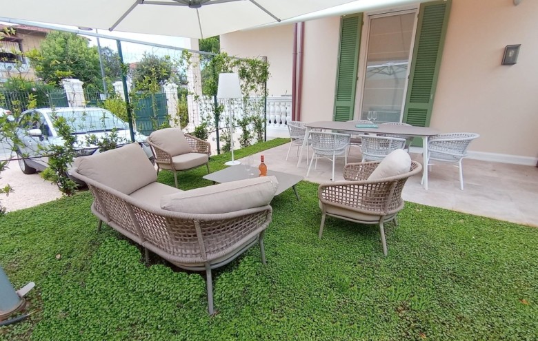 Bifamiliare in affitto a Pietrasanta