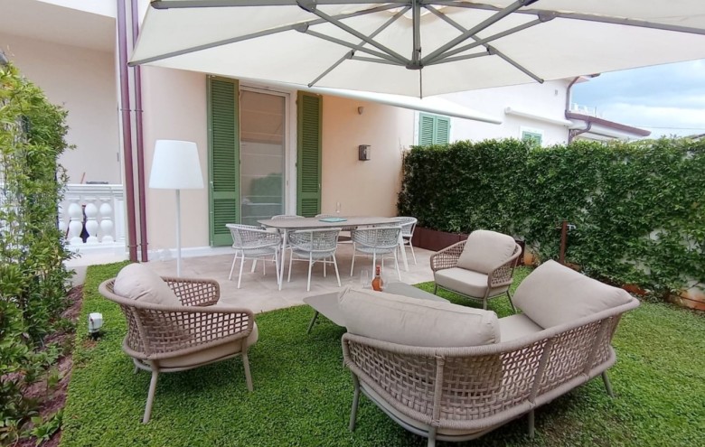 Bifamiliare in affitto a Pietrasanta