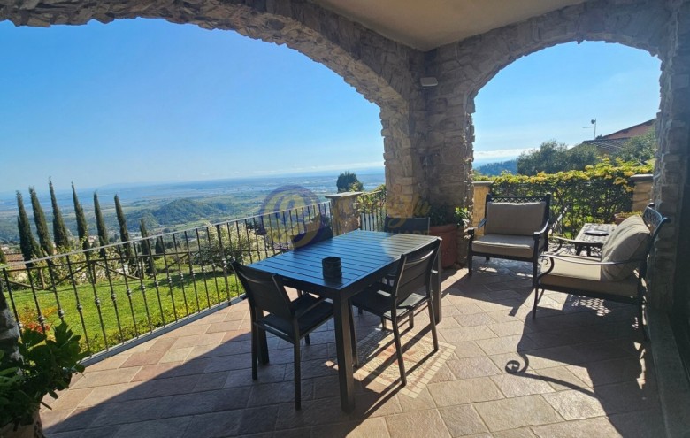 Villa singola in vendita a Massarosa