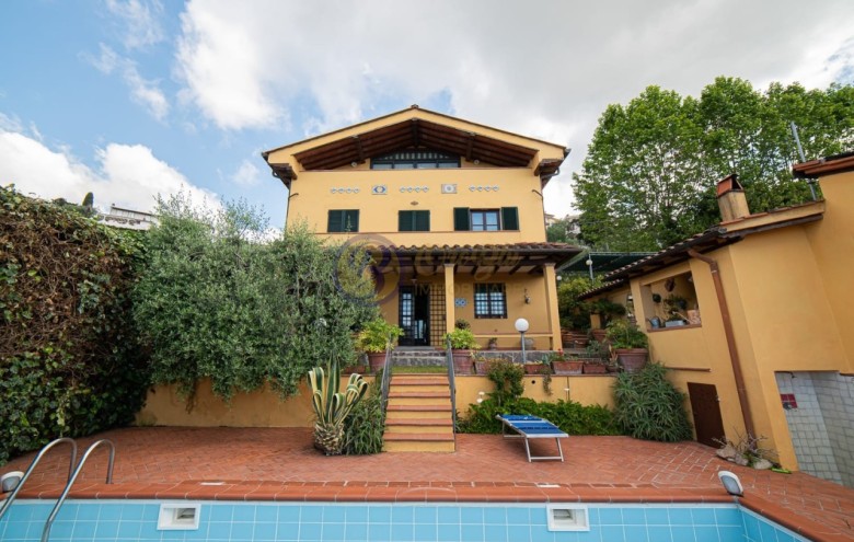 Villa singola in vendita a Massarosa