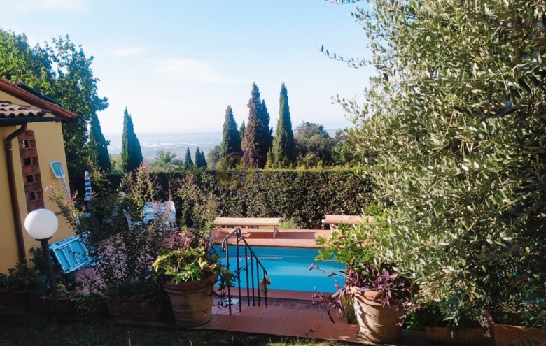 Villa singola in vendita a Massarosa