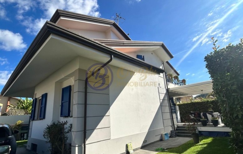 Villa singola in vendita a Massarosa