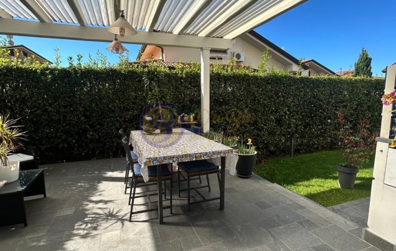 Villa singola in vendita a Massarosa