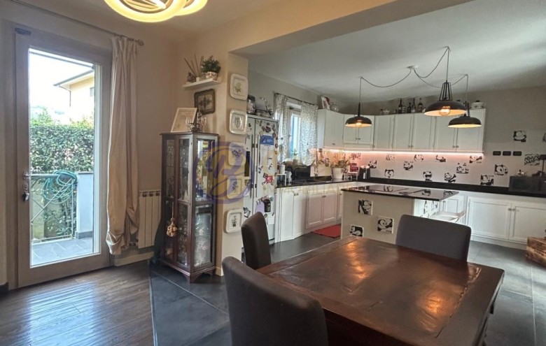 Villa singola in vendita a Massarosa