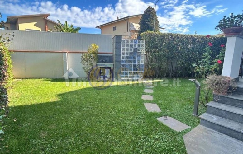 Villa singola in vendita a Massarosa