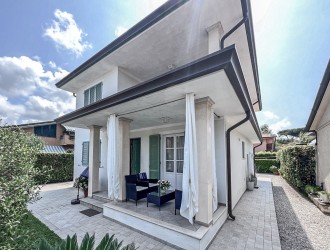 Villa singola in vendita a Marina di Pietrasanta