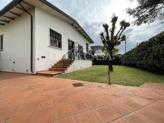 Villa singola in vendita a Marina di Pietrasanta