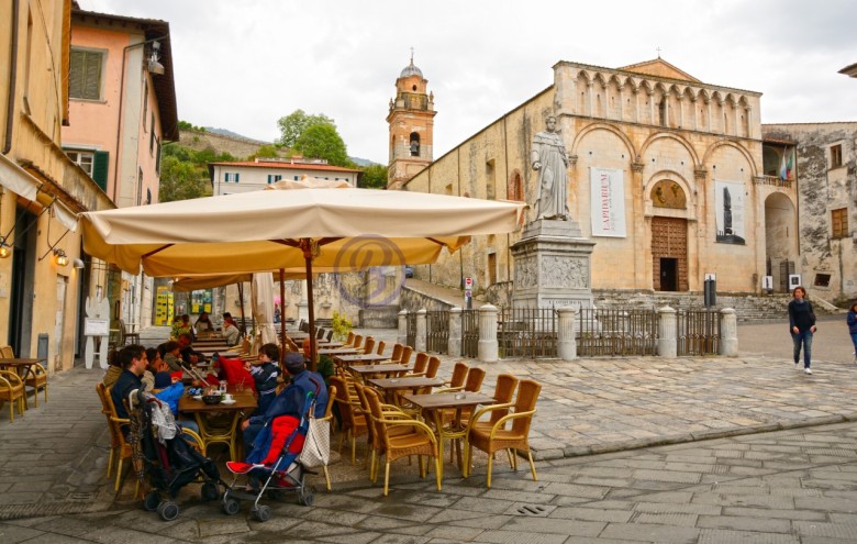 Terreno in vendita a Pietrasanta