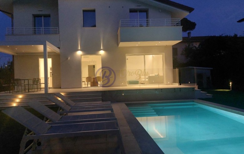 Villa singola in vendita a Pietrasanta