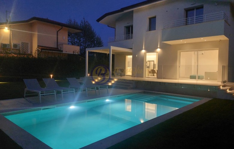 Villa singola in vendita a Pietrasanta