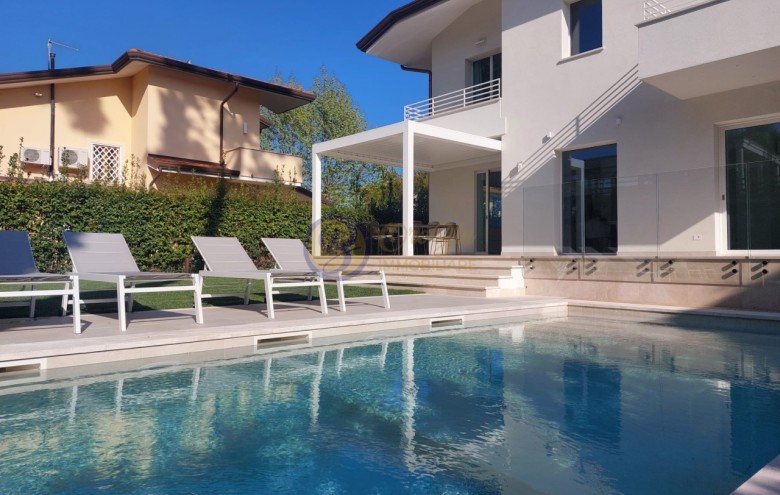 Villa singola in vendita a Pietrasanta