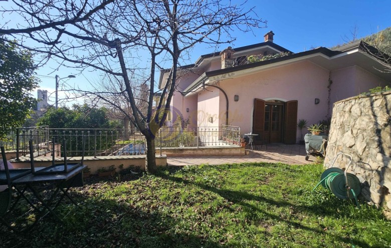 Villa singola in vendita a Massarosa