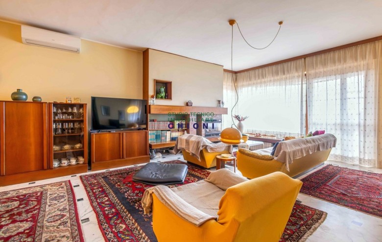 Attico in vendita a Carrara