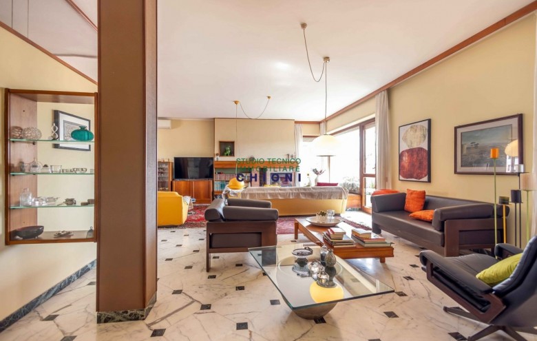 Attico in vendita a Carrara