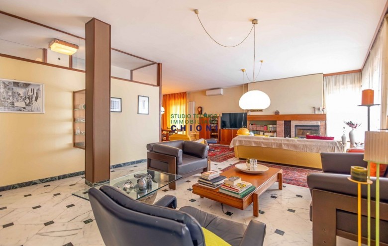 Attico in vendita a Carrara