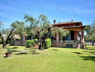Villa singola in vendita a Marina di Carrara