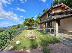 colline-di-pietrasanta-rustico-in-pietra-con-vista