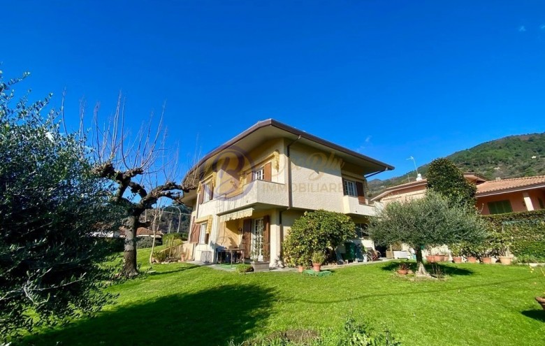 Villa singola in vendita a Pietrasanta